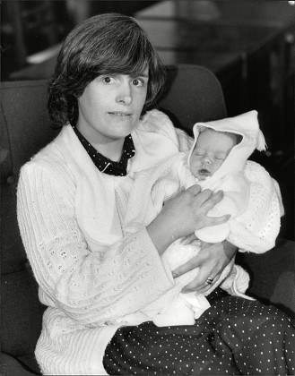 Mrs Sheila Gordon Wife Of Pc John (jon) Gordon Who Lost Both Legs In The Ira Bombing Of Harrods Last Year Pictured With Their Baby Boy Called Stuart. Box 706 30308166 A.jpg.