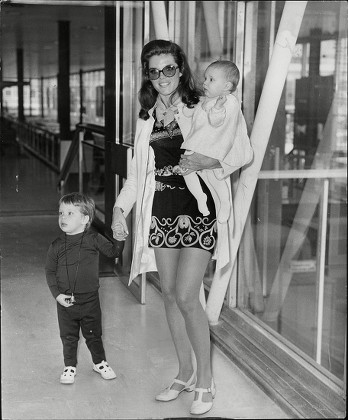 Actress Samantha Eggar At Heathrow Airport Today With Her Children. Box 707 303081615 A.jpg.