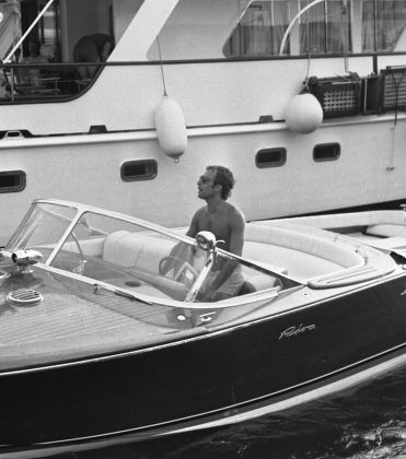 RIKKY VON OPEL AND BIANCA JAGGER IN ST TROPEZ, FRANCE -  JUL 1976