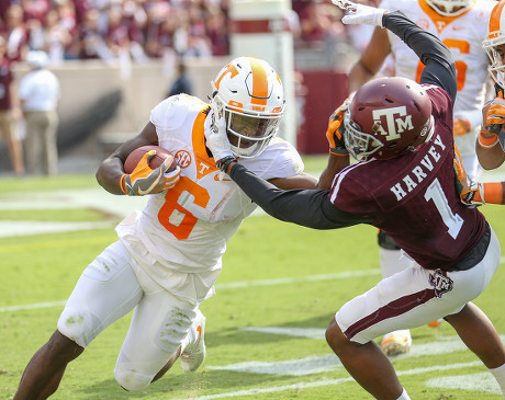 November 14, 2015: Alvin Kamara #6 of the Tennessee Volunteers runs the  ball for a touchdown during the NCAA Football game between the University  of Tennessee Volunteers and the North Texas Mean