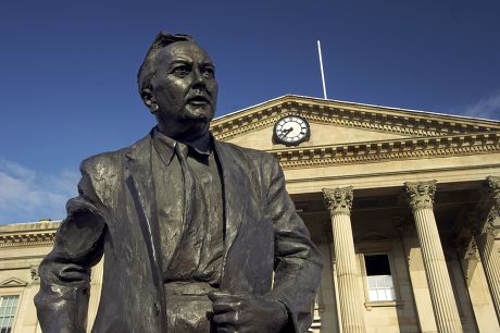 ST GEORGES SQUARE - RAILWAY STATION AND STATUE OF FORMER PRIME MINISTER HAROLD WILSON