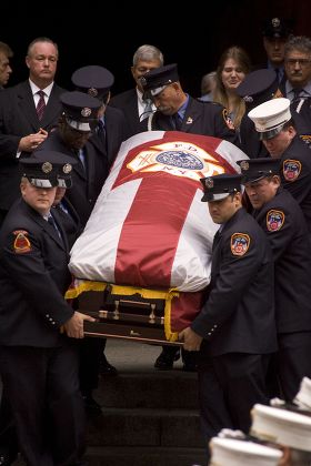 Casket Fdny Firefighter Robert Beddia Carried Editorial Stock Photo ...