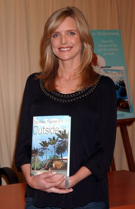 Courtney Thorne-Smith signs copies of her debut novel 'Outside In' at Barnes and Noble Bookstore, New York, America - 19 Sep 2007