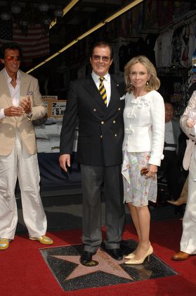 Roger Moore receiving star on Hollywood Walk of Fame, Los Angeles, America - 11 Oct 2007