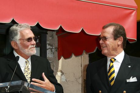 Roger Moore receiving star on Hollywood Walk of Fame, Los Angeles, America - 11 Oct 2007