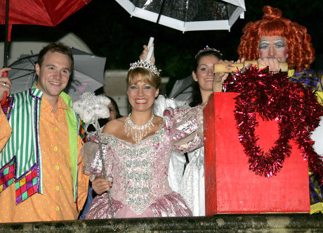 The Bournemouth Pavillions pantomime braved the awful weather to switch on Compton Acres Italian Gardens Christmas lights, Bournemouth, Britain - 28 Nov 2007