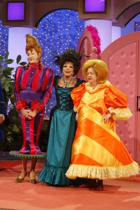 Paul Ogrady Players Present Cinderella Paul Editorial Stock Photo ...