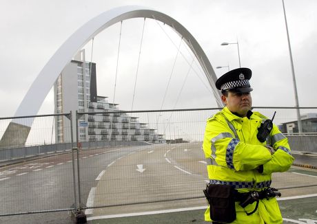 Policeman Stands Front Closed Clyde Arc Editorial Stock Photo