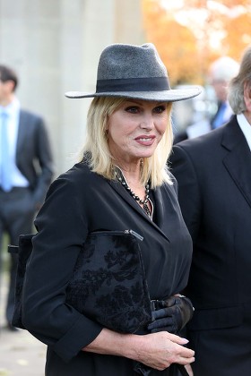 joanna lumley panama hat