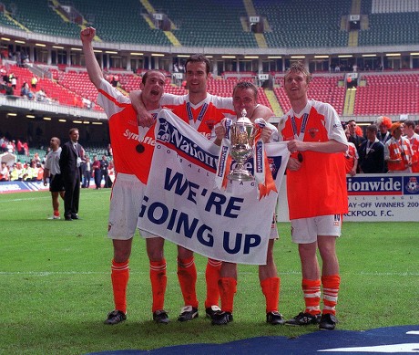 Div 3 Final: Blackpool 4 Leyton 2 - 26 May 2001