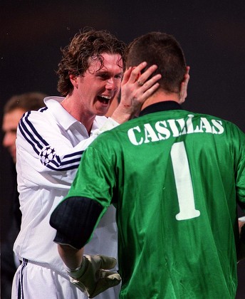 Steve MacManaman congratulates subsitute goalkeeper Iker Casillas (Real Madrid) at the end of the game Real Madrid v Bayer Leverkusen The European Champions League Cup Final Hampden Park 15/5/02 Great Britain Glasgow