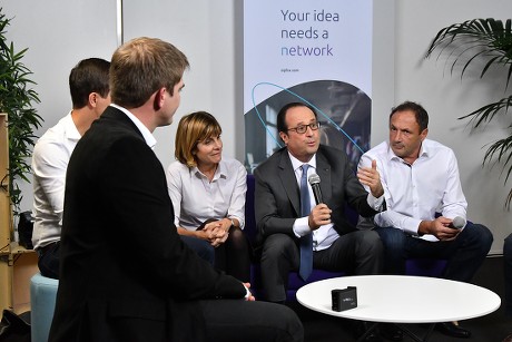 Francois Hollande visits Sigfox Headquarters, IoT Valley startup accelerator, Labege, France - 19 Nov 2016