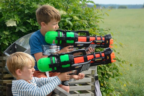 500 Water Pistol Stock Pictures, Editorial Images And Stock Photos 