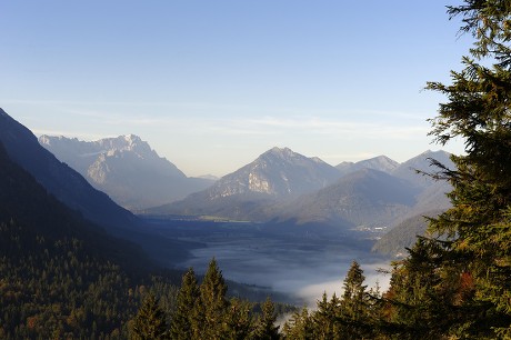 Osterfeuerkopf Osterfeuerspitze Hill Near Eschenlohe Inversion ...