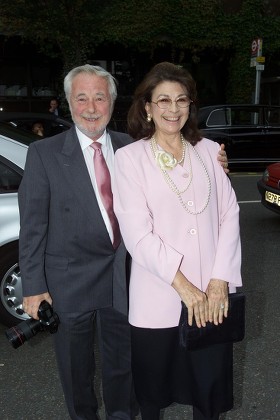 Wedding of Natasha Caine to Tim Scott at St Lukes Church, Chelsea ...