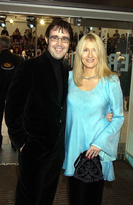 Crisp How Did Jk Rowling Meet Her Husband Background Illustration Crisp How Did Jk Rowling Meet Her Husband Background Illustration