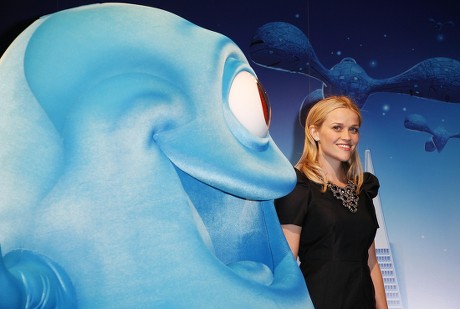 Uk Premiere of 'Monsters and Aliens' at the Vue Leicester Square Reese Witherspoon with B O B