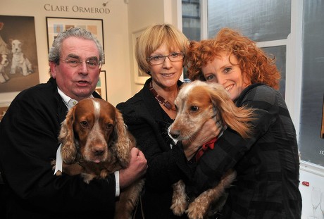 Opening of the Dollar Street Gallery with 'The Dog Show', Cirencester - 05 Dec 2009