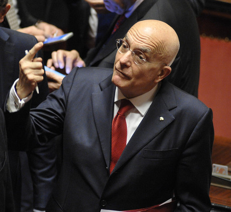 Senate budget vote, Rome, Italy - 07 Dec 2016
