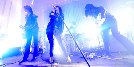 The Dead Weather Concert at the Third Man Records Pop-up Store in Los Angeles - 26 Aug 2009