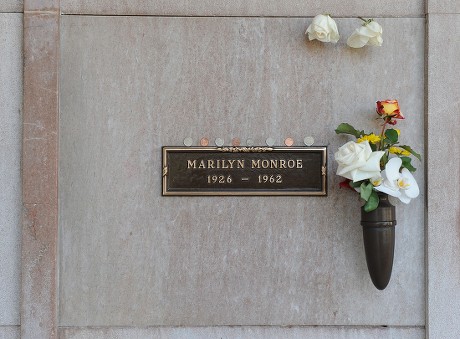 Crypt Marilyn Monroe Pierce Brothers Westwood Editorial Stock Photo ...