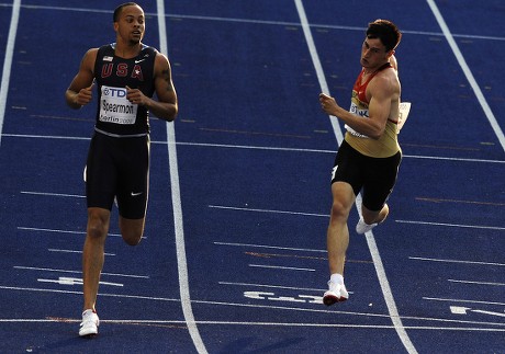 German Robert Hering (r) and Wallace Spearmon of Usa Cross the Finish Line in the 200m Heat 2nd Round at the 12th Iaaf World Championships in Athletics Berlin Germany 18 August 2009 Germany Berlin