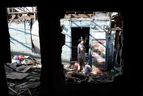 Filipino Slum Dweller Walks Past Demolished Editorial Stock Photo