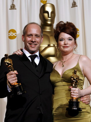 Corinne Marrinan (r) and Eric Simonson (l) Pose with Their Oscars For 'Best Documentary Short Subject' For the Film 'A Note of Triumph: the Golden Age of Norman Corwin' at the 78th Annual Academy Awards in Hollywood California Sunday 05 March 2006