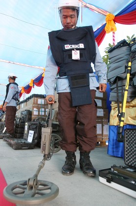 Cambodian Mineclearing Officer Inspects Demining Equipment Editorial ...