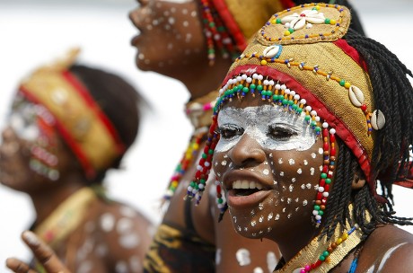 Congos Mongo Tribeswomen Perfrom Traditional Dance Editorial Stock ...