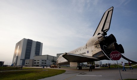 Shuttle Endeavour Moves Towards Orbiter Processing Editorial Stock ...