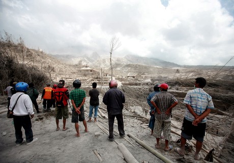 __COUNT__ Indonesia Mount Merapi Eruption - Oct 2010 Stock Pictures ...