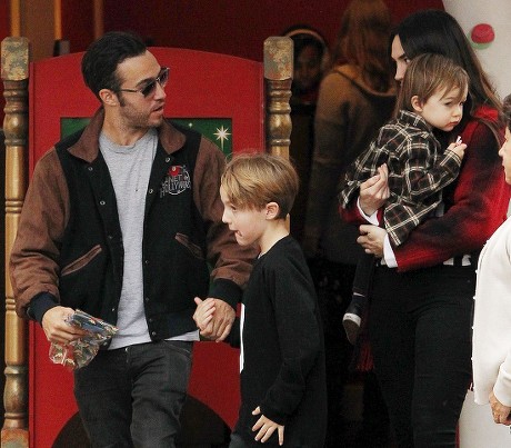 Pete Wentz and family out and about, Los Angeles, USA - 23 Dec 2016