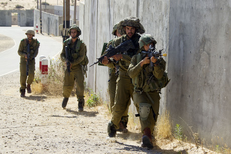 Israeli Infantry Soldiers Advance Take Building Editorial Stock Photo ...