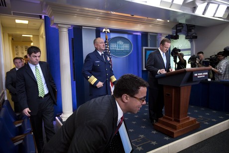Usa Admiral Allen at White House Briefing - Jun 2010