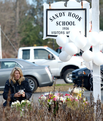 Usa Connecticut School Shooting - Dec 2012