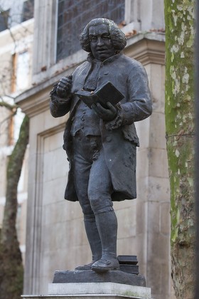Samuel Johnson statue, Strand, London, UK - 04 Jan 2017