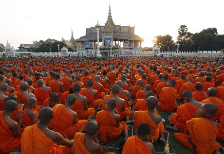 Cambodian Buddhist Monks Sit Front Royal Editorial Stock Photo - Stock ...