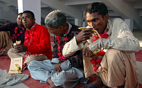 73 Prisoners eat Stock Pictures, Editorial Images and Stock Photos ...