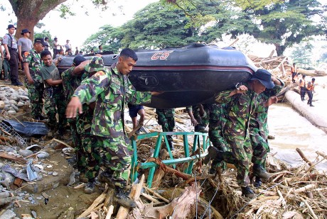 Indonesian Soldiers Carry Rubber Boat They Editorial Stock Photo ...