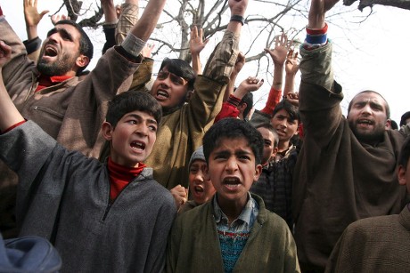 Kashmiri Muslim Villagers Shout Slogans Against Editorial Stock Photo ...