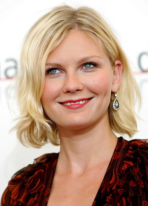 Us Actress Kirsten Dunst Poses Photo Editorial Stock Photo - Stock ...