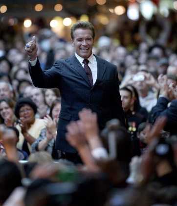 Governor Arnold Schwarzenegger Gives Thumbs Crowd Editorial Stock Photo
