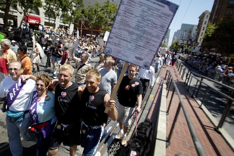 Thousands Samesex Married Couples Gathered 34th Editorial Stock Photo