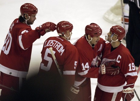 1,895 Steve Yzerman Photos & High Res Pictures - Getty Images