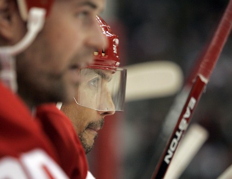 1,897 Steve Yzerman Photos & High Res Pictures - Getty Images