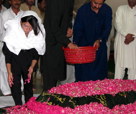 Pakistan Politics Bhutto - Aug 2008