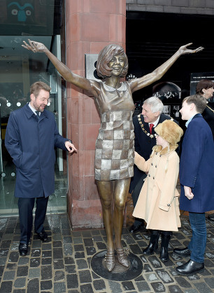 Statue Cilla Black Unveiled Outside Cavern Editorial Stock Photo ...