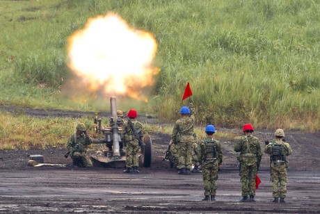 38 Japanese artillery fire Stock Pictures, Editorial Images and Stock