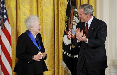 Usa Bush Medal of Arts - Nov 2008